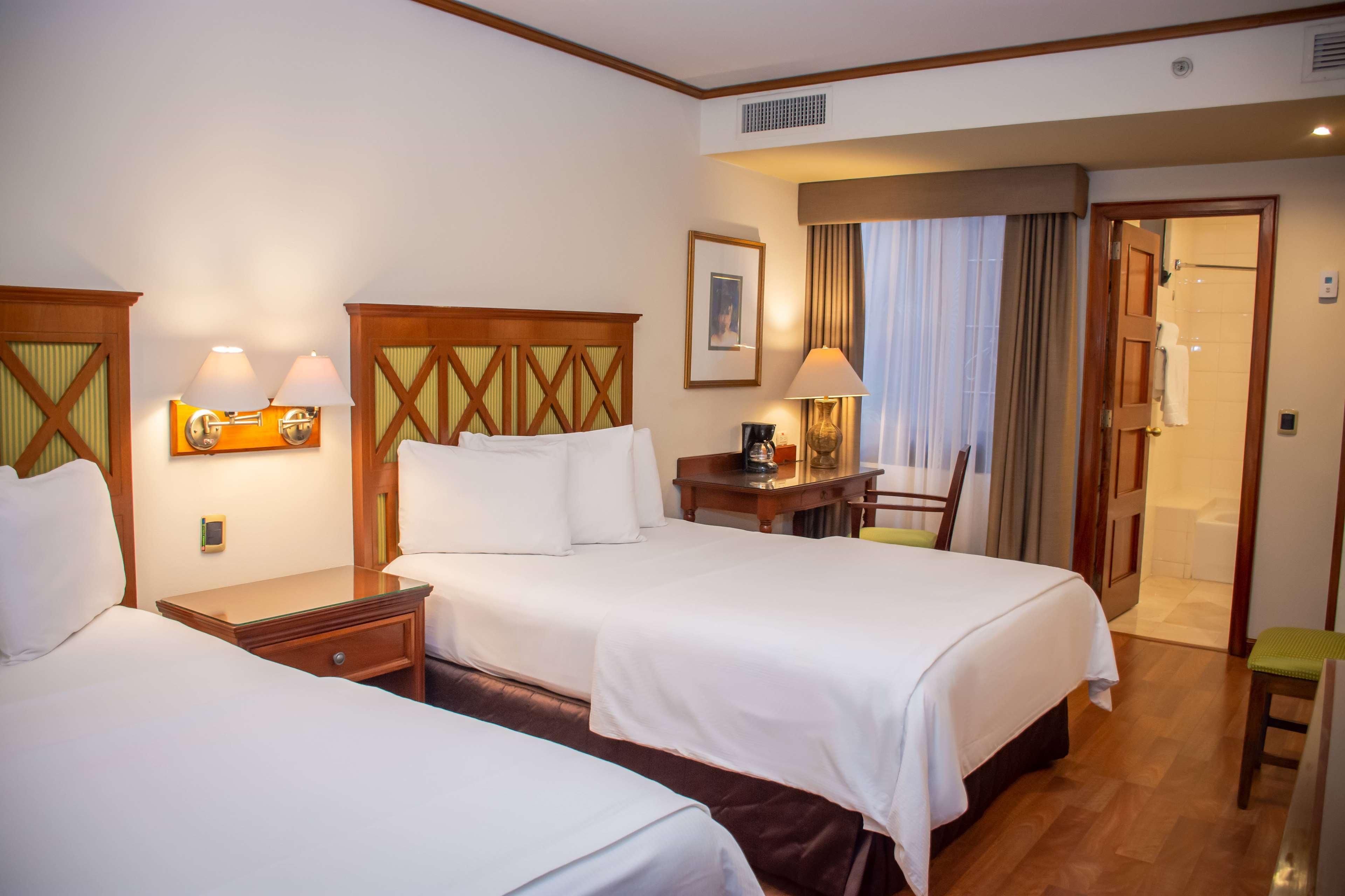 Best Western Plus Hotel Stofella グアテマラシティ エクステリア 写真